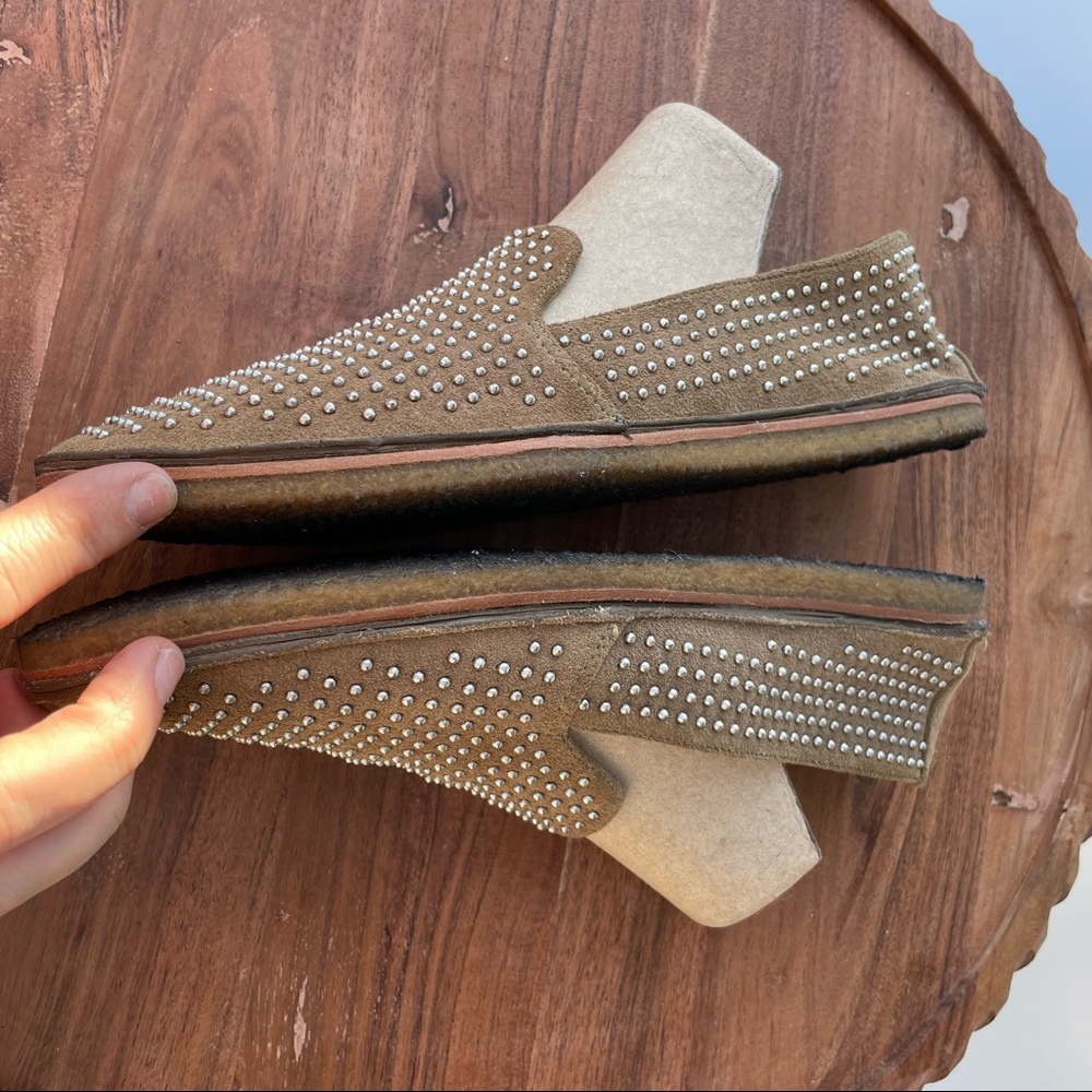 Vince Camuto Women Signature Alvita Studded Suede Slip-On Flats 6.5 Tobacco - Picture 11 of 11